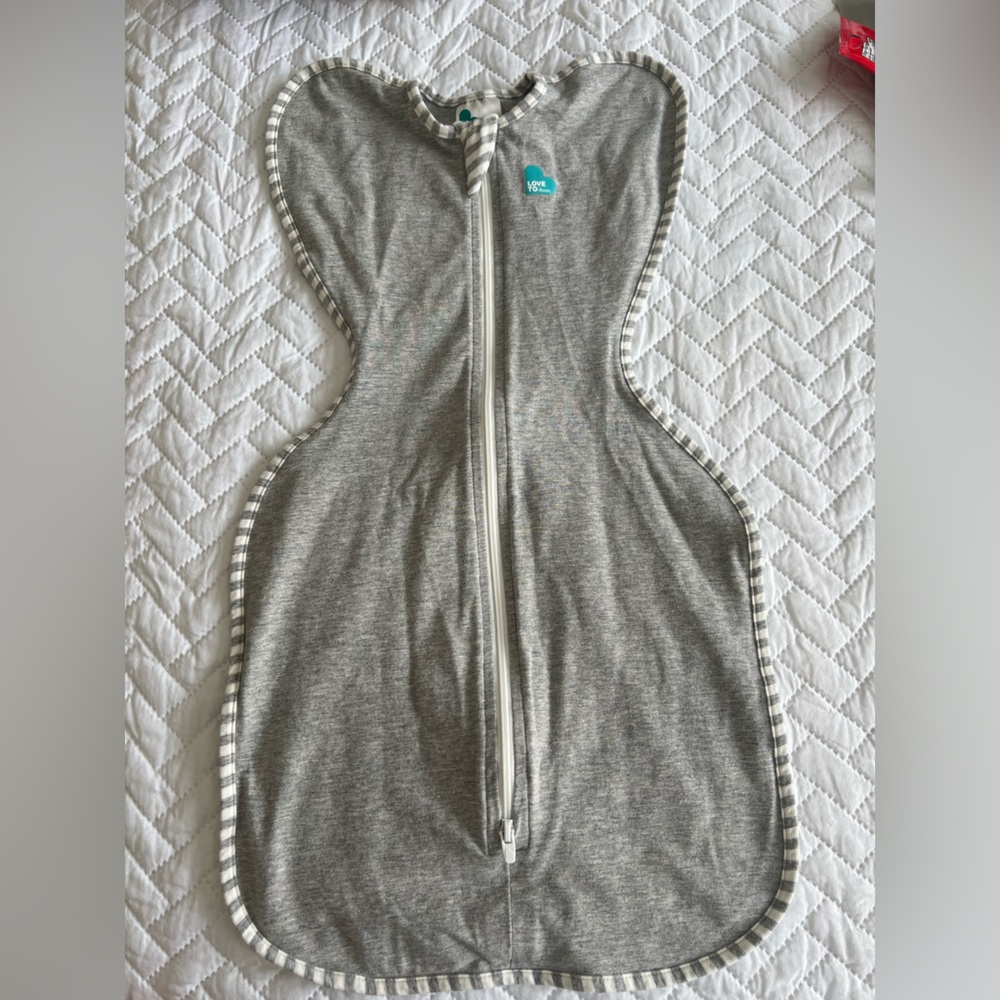 Love to Dream Swaddle Up Gray Baby Swaddle with Zipper